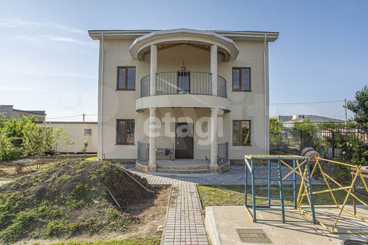 Дом 241 м² на участке 5,7 сот.