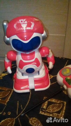 Игрушка робот с пультом