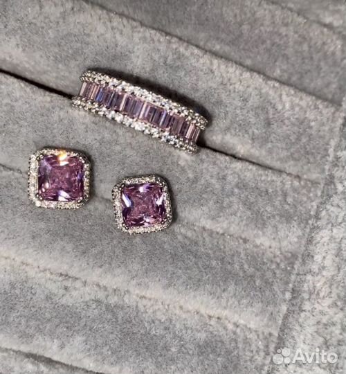 Серебряные серьги и кольцо
