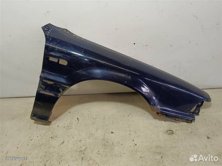 Крыло переднее правое Mitsubishi Galant E3 88-93г