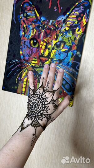 Роспись хной (мехенди)