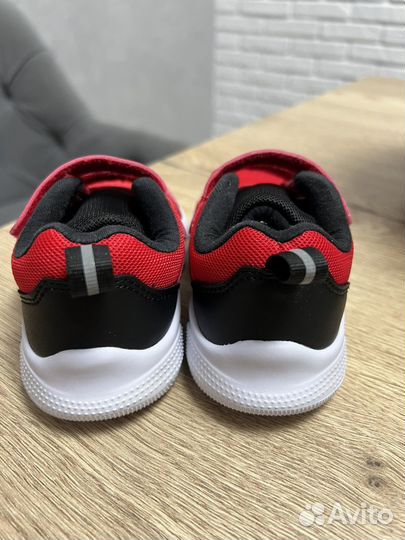 Кроссовки детские 22 размер