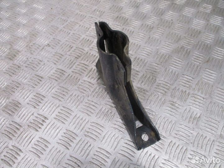 Кронштейн велоотбойнка MAN 81416730107