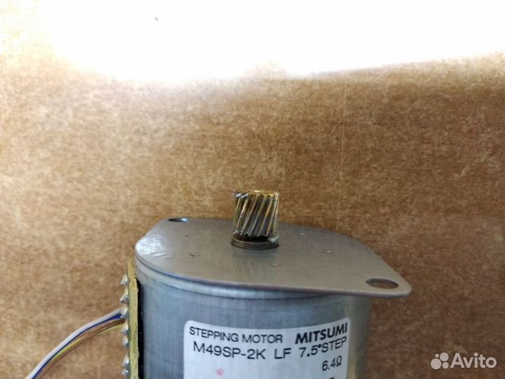 Шаговый двигатель