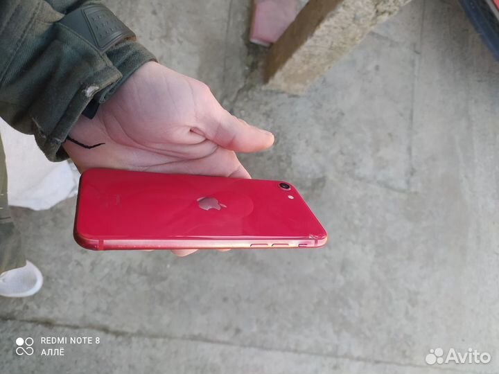 iPhone SE (2020), 64 ГБ