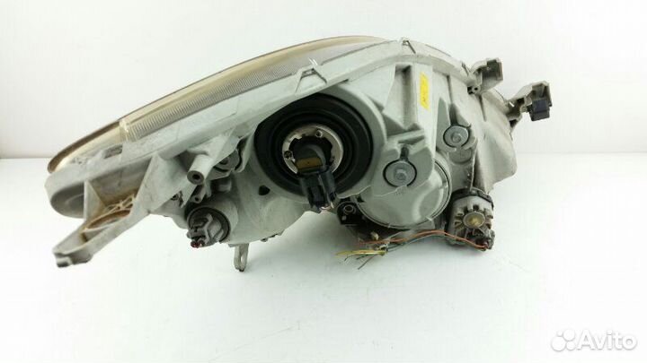 Фара левая Toyota Isis ANM10 2008