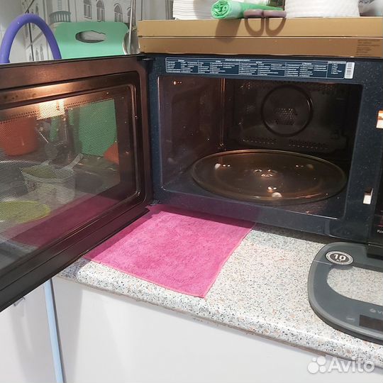 Микроволновая печь с грилем Samsung MC28H5013AK