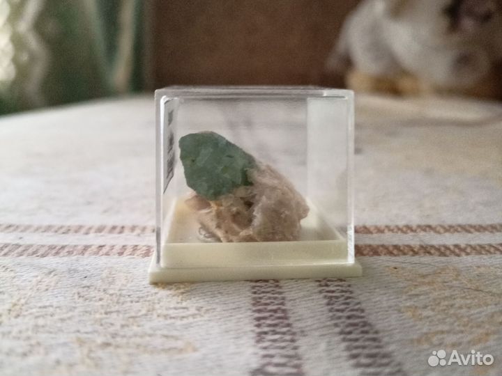 Апатит в слюде