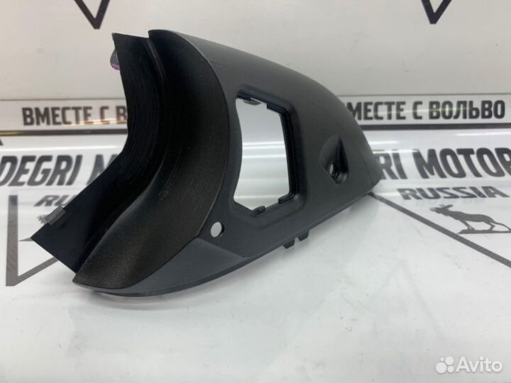 Накладка левого зеркала нижняя Volvo S80 V70 07-16