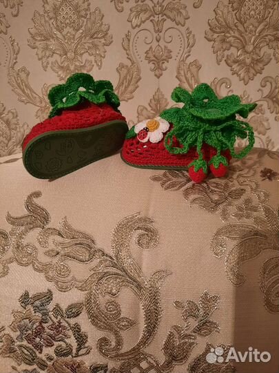 Вязаные пинетки кеды