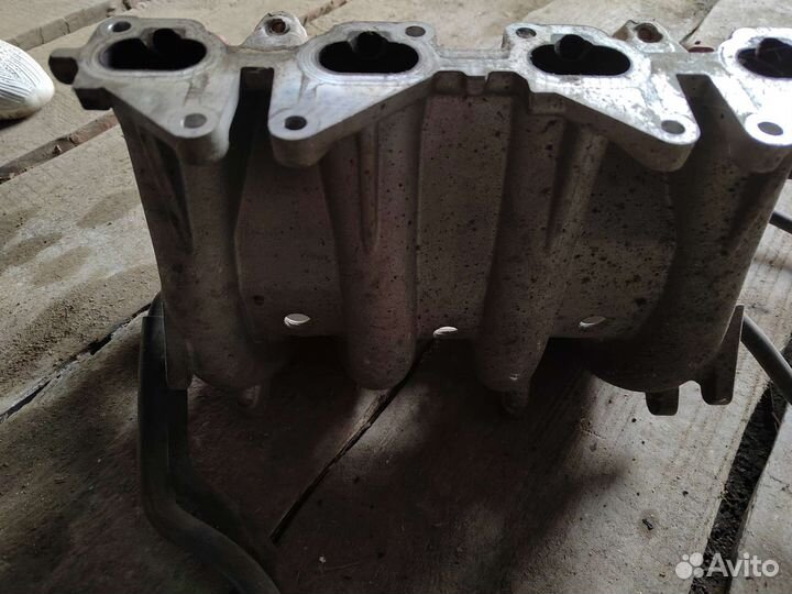 Впускной коллектор Ниссан Санни Фб15