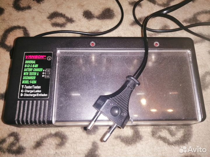 Зарядное устройство Vanson V-629A