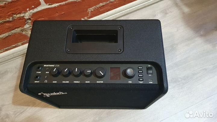 Комбоусилитель Гитарный Fender mustang 25LT