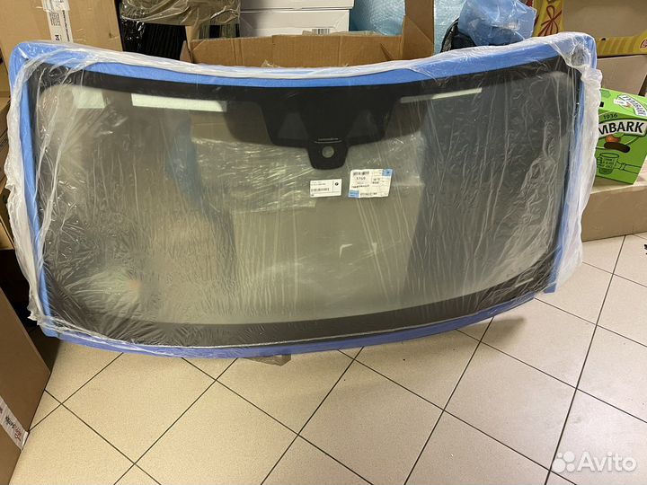 Лобовое стекло BMW G30 без проекции оригинал