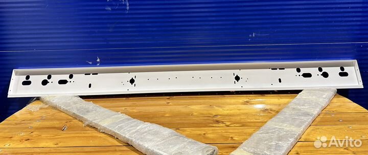 Бампер отбойник панель фонарей schmitz узкий