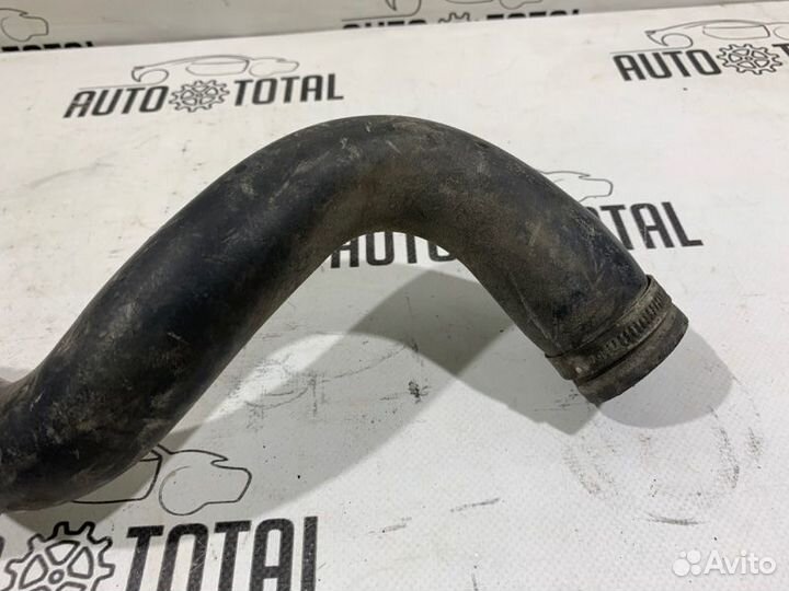 Патрубок системы охлаждения Renault Symbol K7JA700