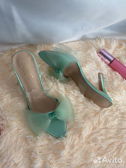 Босоножки новые 38