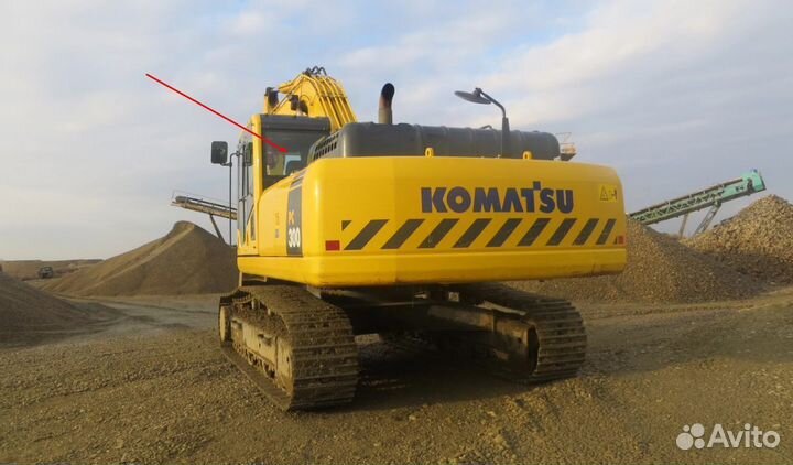 Стекло заднее на экскаватор Komatsu PC300