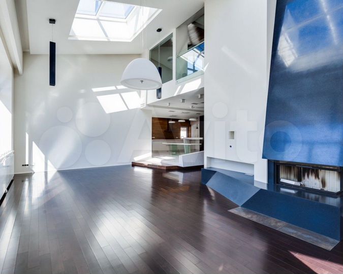 Дом 600 м² на участке 32 сот.