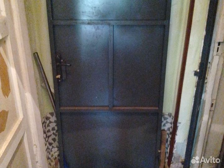 Продам дверь бу. С рамкой