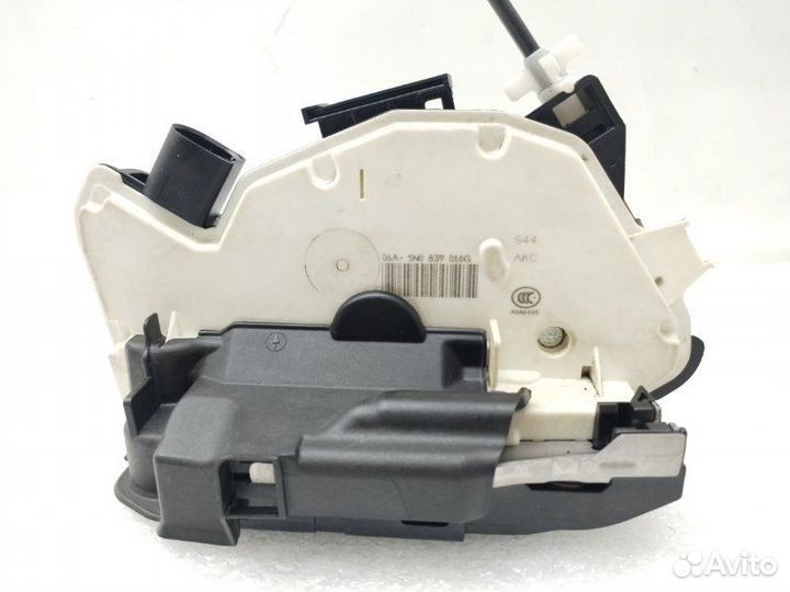 Замок двери задний правый Volkswagen Tiguan 1 2.0