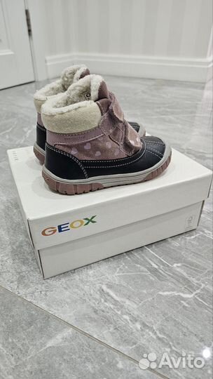 Ботинки демисезонные для девочки 23размер Geox