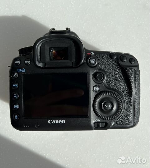 Зеркальный фотоаппарат Canon 5D mark iii