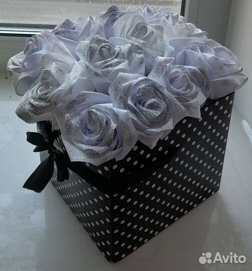 Цветы из атласных лент