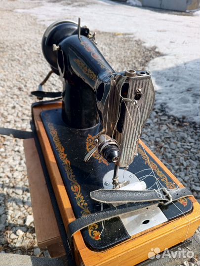 Швейная машина Подольск ручная
