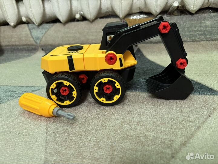 Игрушка экскаватор разборный