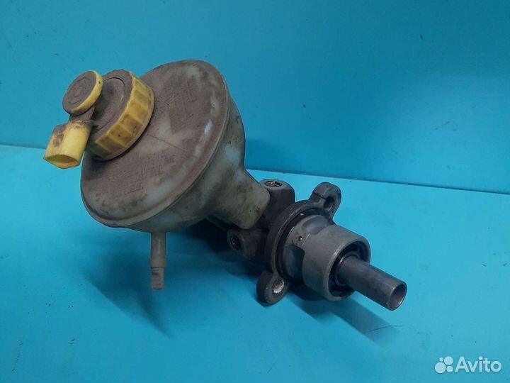 Главный тормозной цилиндр Volkswagen golf 3