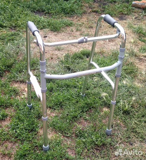 Ходунки медицинские для взрослых