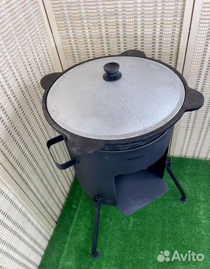 Казан чугунный с печкой