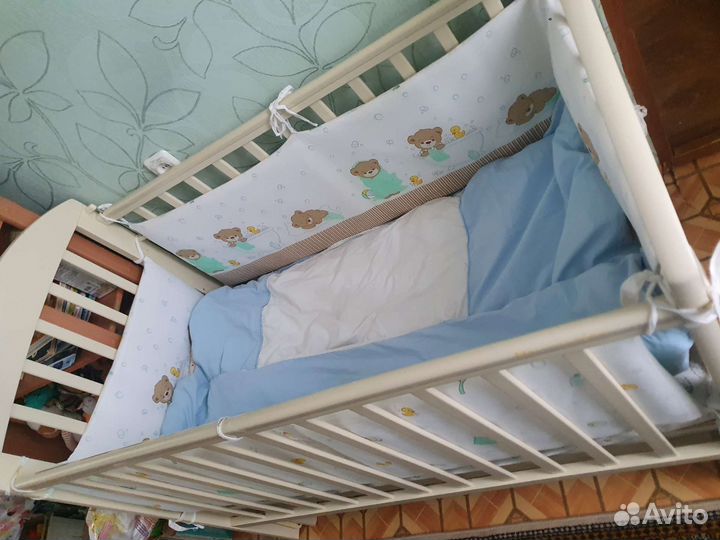 Детская кроватка
