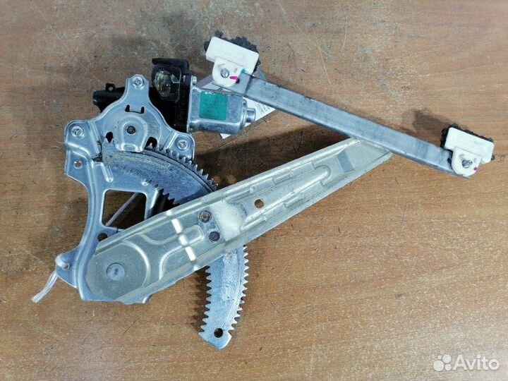 Стеклоподъемник задний правый Nissan Cube YZ11