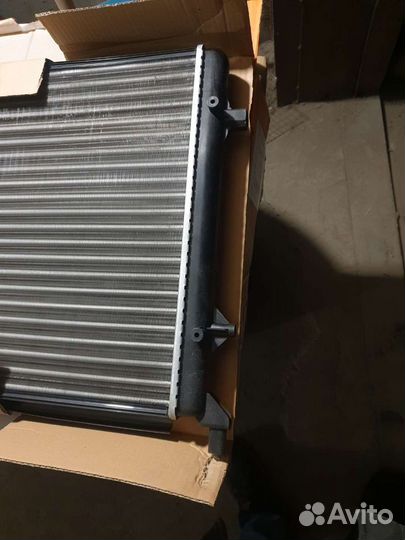 Радиатор охлаждения на VAG новый