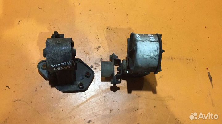 Подушка двигателя на Hyundai Accent