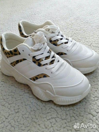 Кроссовки новые 38.5