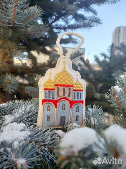 Новогодние игрушки с вышивкой