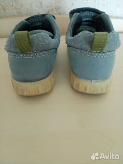 Кроссовки ecco 25