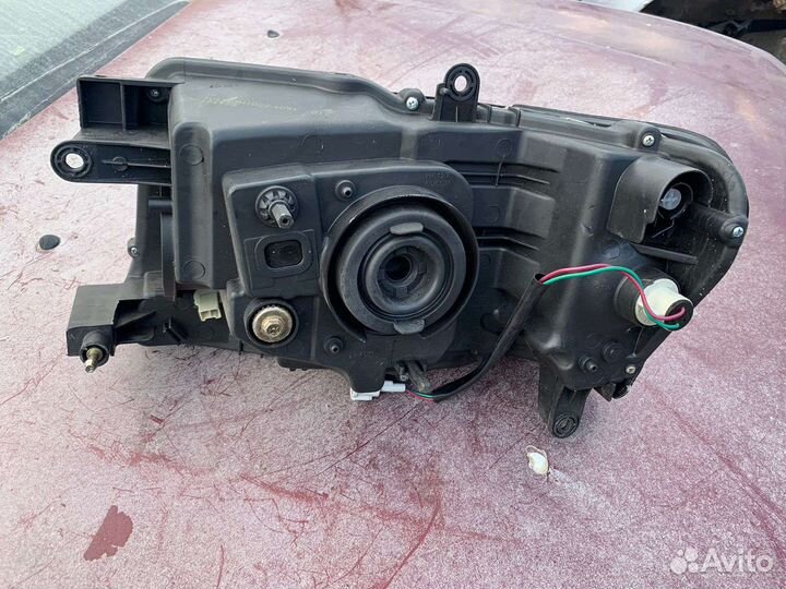 Фара Nissan Patrol Y61 2004-2010