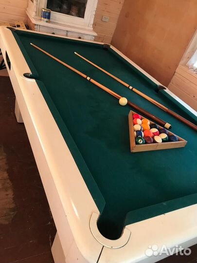 Бильярдный стол