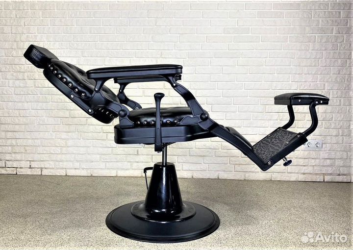 Барбер кресло Winchester черное DL-2854
