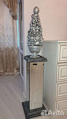 Декоративная ёлка с колонной