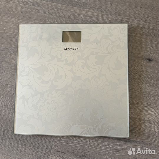 Весы напольные электронные Scarlett