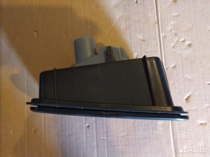 Lancer 04 Фонарь задний в бампер левый (седан) в сборе с рамкой (Россия)