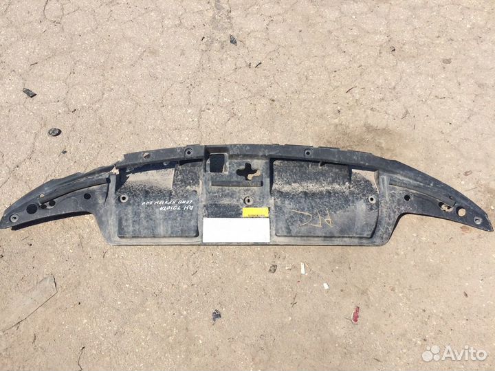 Накладка замка капота toyota Land Cruiser 200