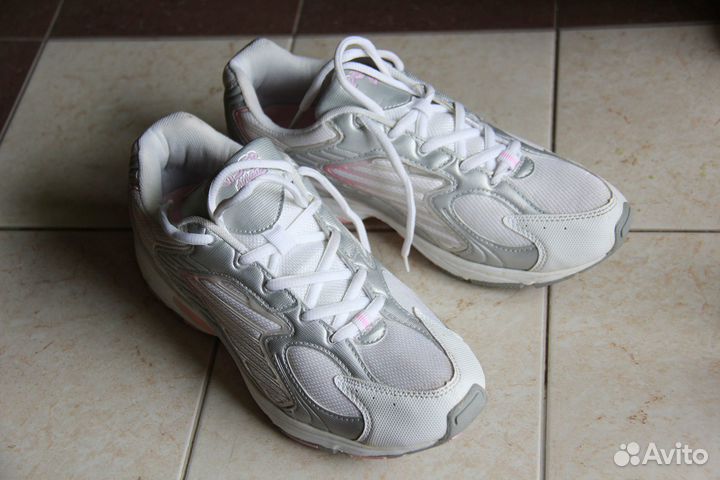 Кроссовки женские 39 размер