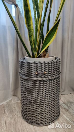 Кашпо напольное для цветов