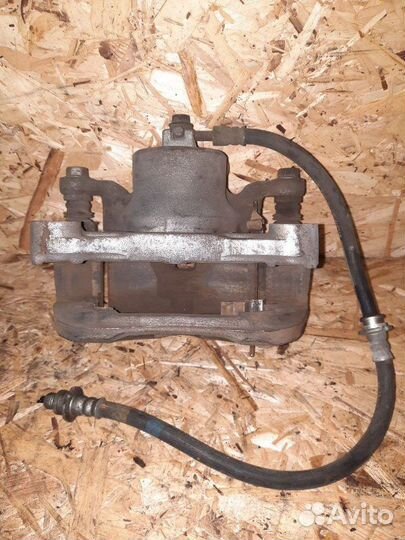 Суппорт передний правый Nissan Teana J32 VQ35DE